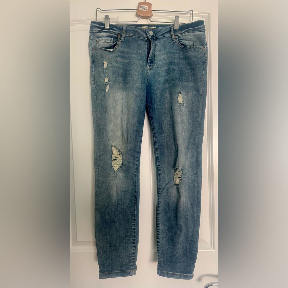 Jessica Simpson Forever Rolled Skinny Distressed Jeans. Size 31